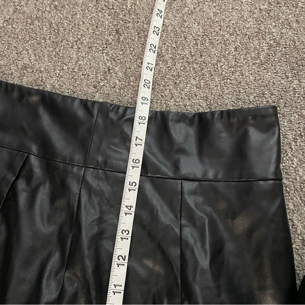 Shein Black Faux Leather Lagenlook Faux Wrap Layered Mini Skirt Size Large - Picture 7 of 7